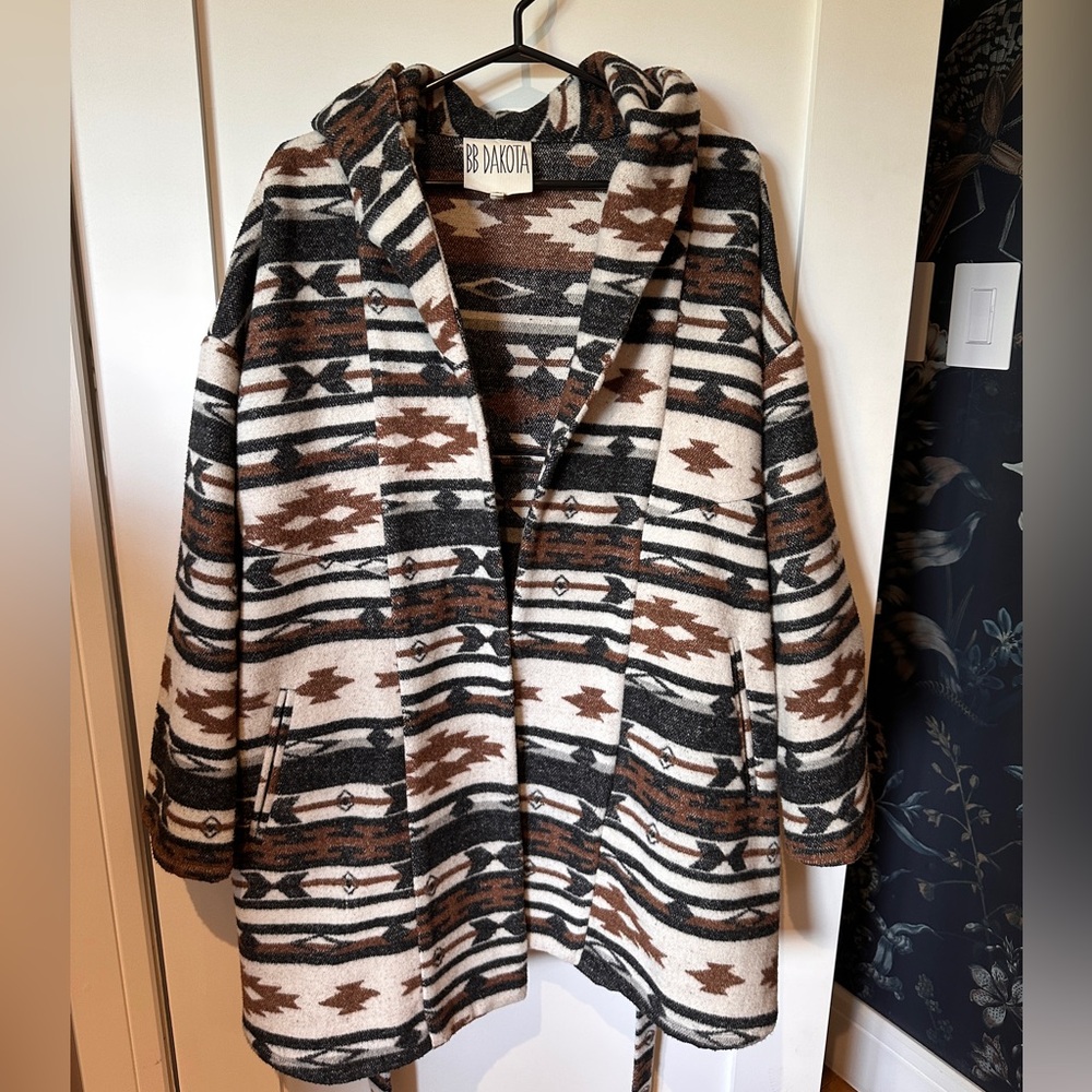 BB Dakota hooded Aztec jacket